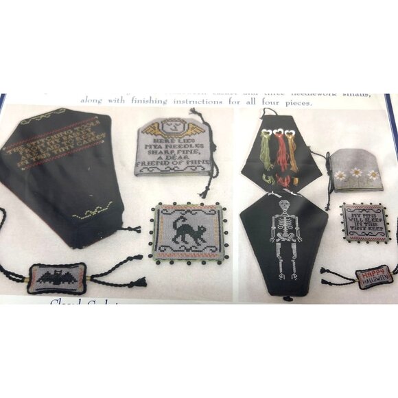 RARE Creepy Crawly Halloween Casket & Needlework Chart By Blue Ribbon Designs - Picture 1 of 3